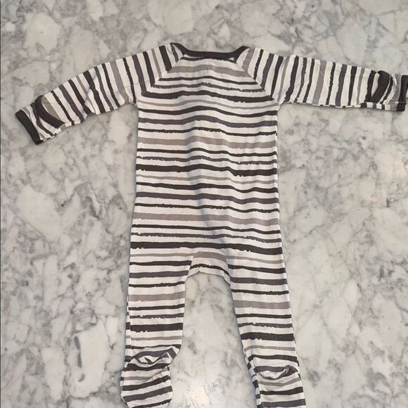 Adorable Lion and Striped Baby Footie Bundle 3/6M - Picture 6 of 7